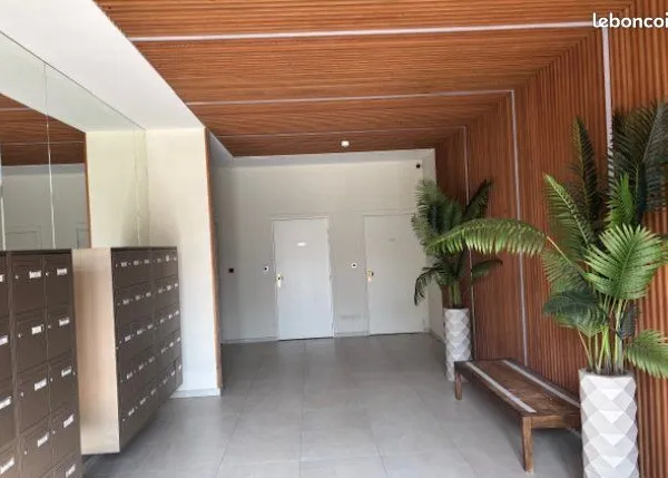Studio 1 pièce 28 m²