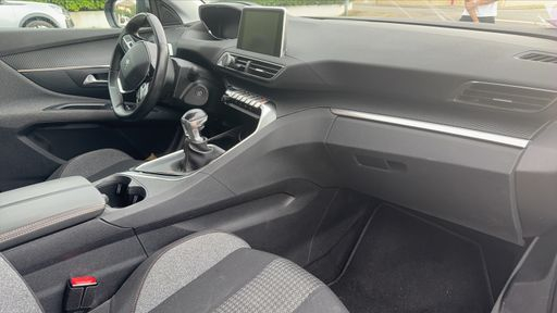 Peugeot 3008 1.2 PureTech 130 - Active – 2020 – 57608 km – Essence – Boîte Manuelle — photo 27