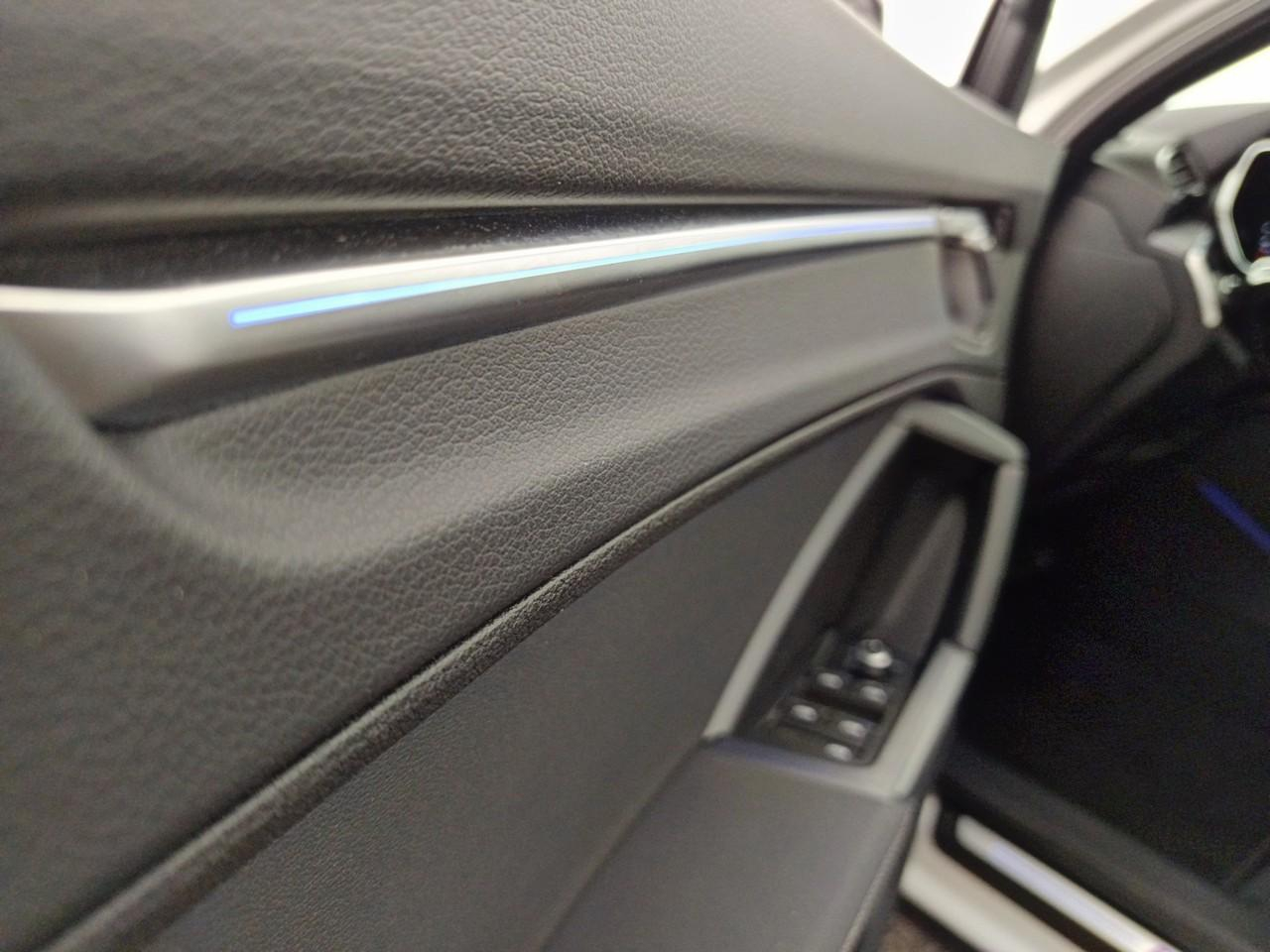 Audi Q3 sportback 35 tfsi 150 ch s tronic 7 s edition — photo 35