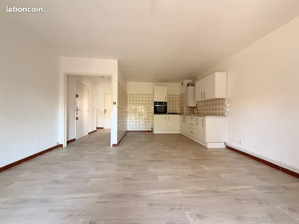 Appartement T3 - Box garage - Cave - Centre ville