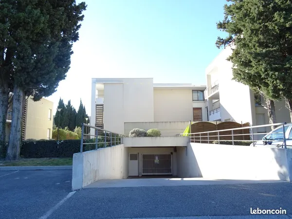 Garage / Box fermé 14m² - Avignon Agroparc - Résidence Sécurisée