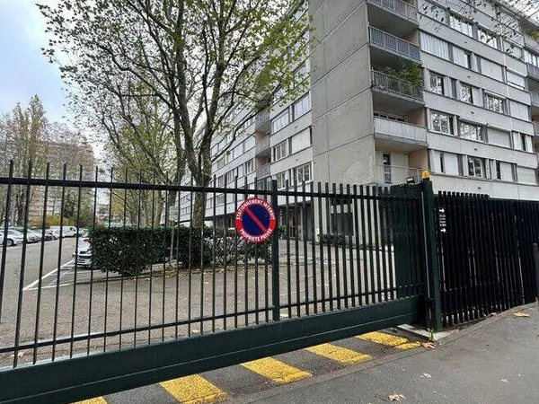 Parking 12 m²
