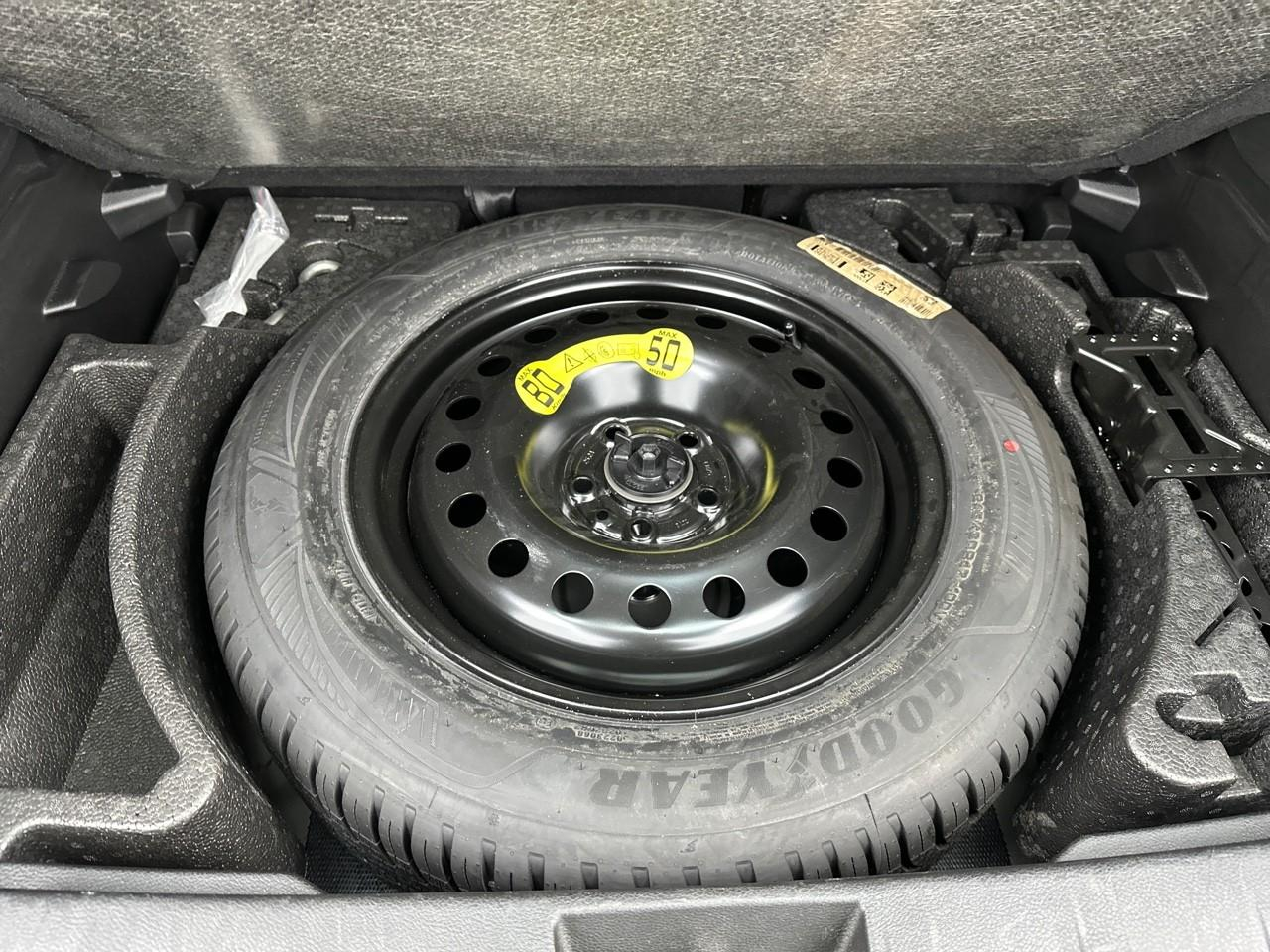 Jeep Renegade 1.5 turbo t4 130 ch bvr7 e-hybrid altitude — photo 35