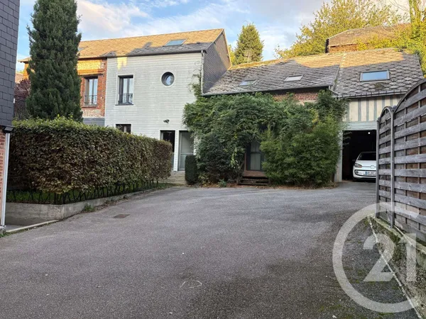 Immeuble 360 m²