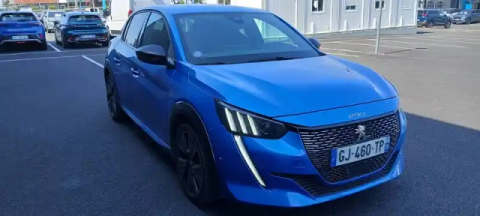 Peugeot 208 puretech 100 s&amp;s eat8