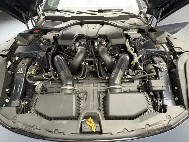 Maserati Granturismo v6 490 — photo 1