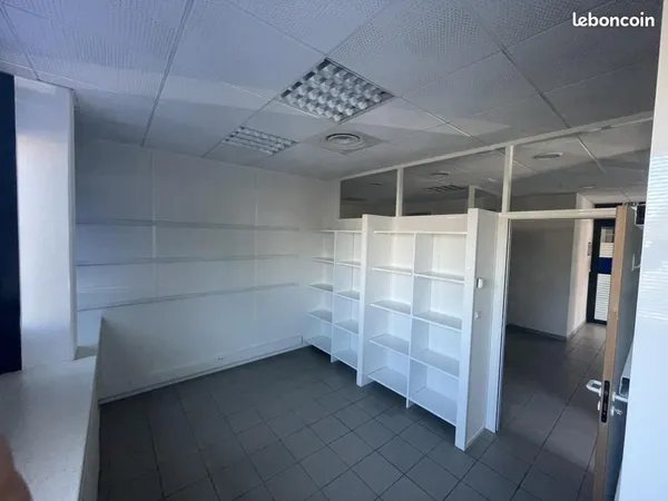 Bureaux 79 m²
