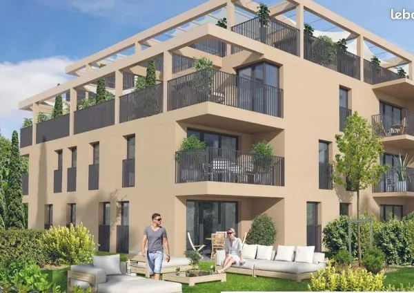 Proche tram A - Très beau T2 avec jardin privatif