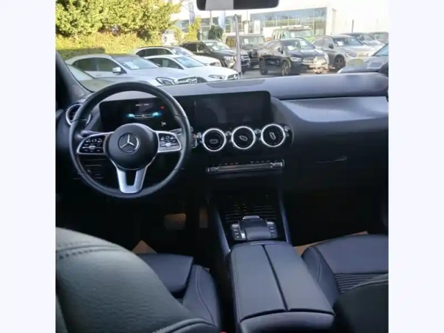 Mercedes Gla 200 d progressive line — photo 11