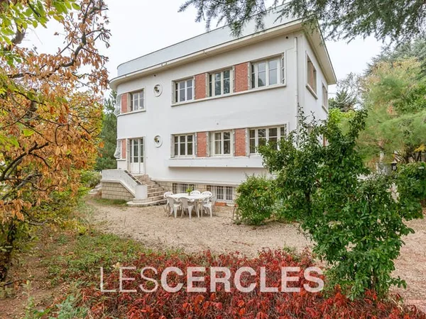 Maison 8 pièces de 157 m²
