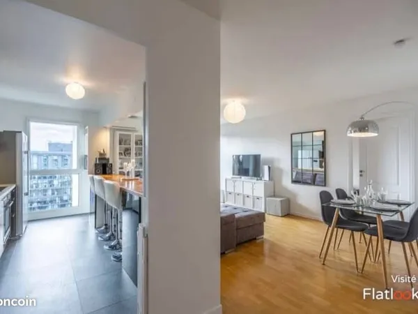 Chambre en coloc 93m² avec balcon vue La Défense - RER A/E - 940 CC