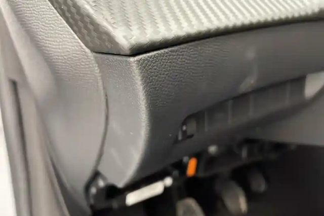 Peugeot 208 100 s&amp;s bvm6 — photo 18