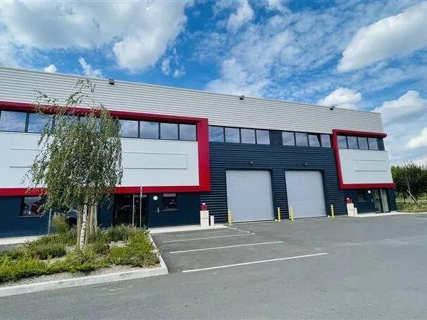 Local d'activité 2069 m²