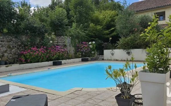Maison 15 pièces 384 m²