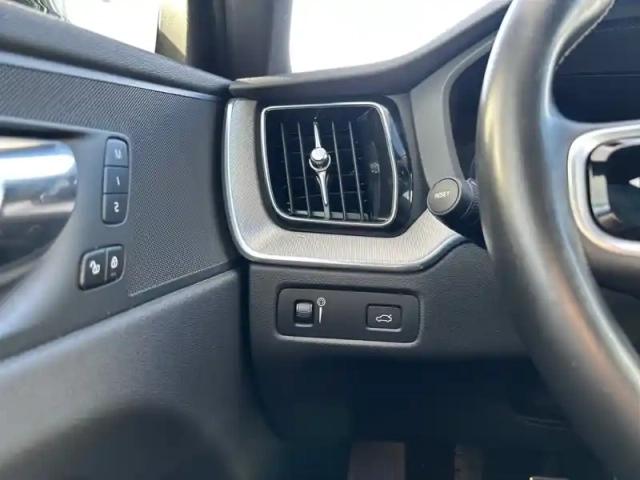 Volvo Xc60 d4 awd 190 ch — photo 15