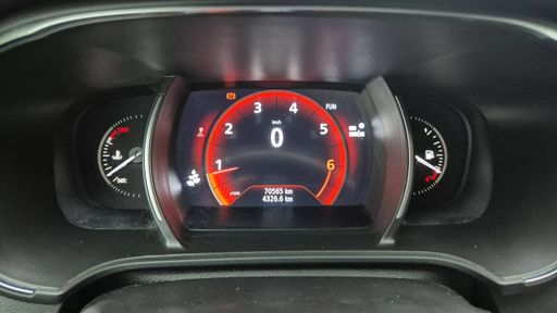 Renault Megane 1.3 TCe 115 - Limited – 2019 – 70565 km – Essence – Boîte Manuelle — photo 15