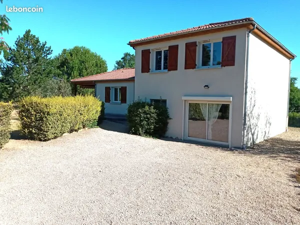 Maison sur grand terrain clos et arboré