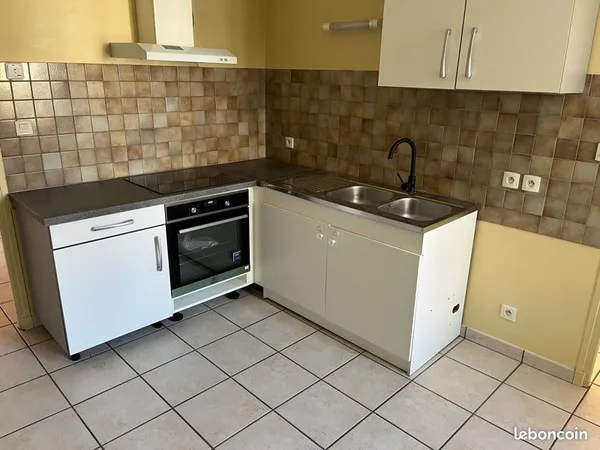 Location appartement centre Souvigny