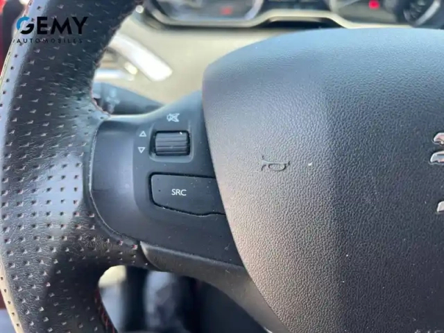 Peugeot 2008 puretech 110ch s&amp;s eat6 — photo 16