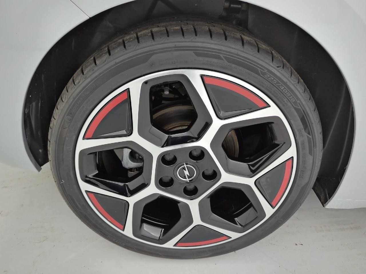 Opel Astra 1.2 turbo 130 ch bva8 gs — photo 18