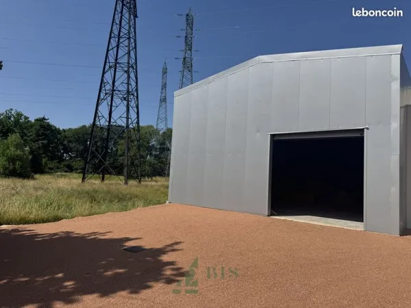 Local 160 m² Mably