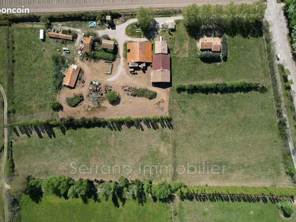 Maison 400 m² Mas-Thibert