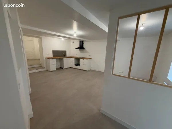 Appartement T3 59 m2 centre historique Saint Rambert