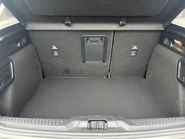Ford Focus 1.0 flexifuel mhev 125ch titanium design — photo 9