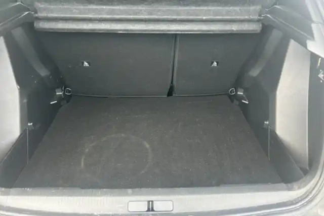 Peugeot 2008 hybrid 136 e-dcs6 — photo 9