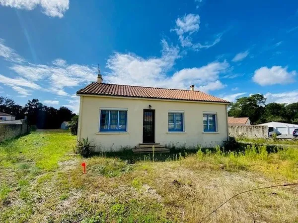 CHALLANS, maison proche zone de loisirs