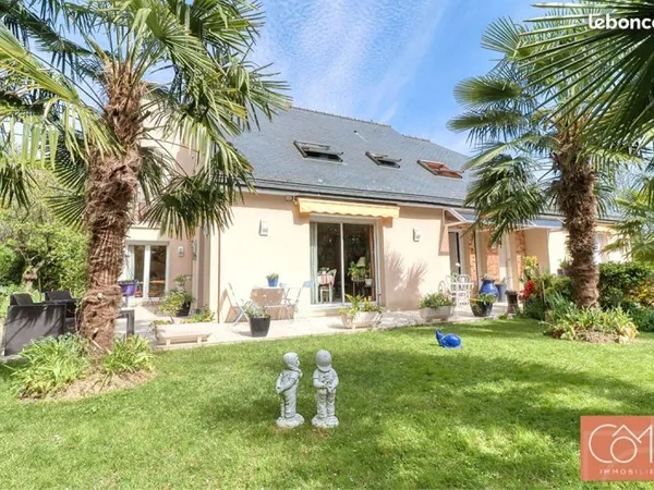 Maison 8 pièces 244 m²