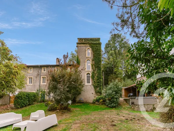 Maison 8 pièces 424 m²