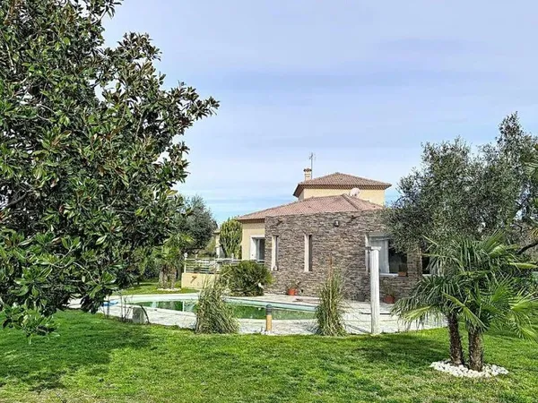Villa 5 pièces 210 m²