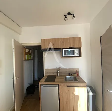 Studio 1 pièce 19 m²