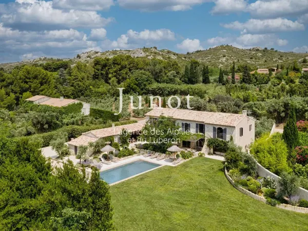 Maison 7 pièces 280 m²