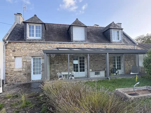 Maison en pierre a 5 min des plages