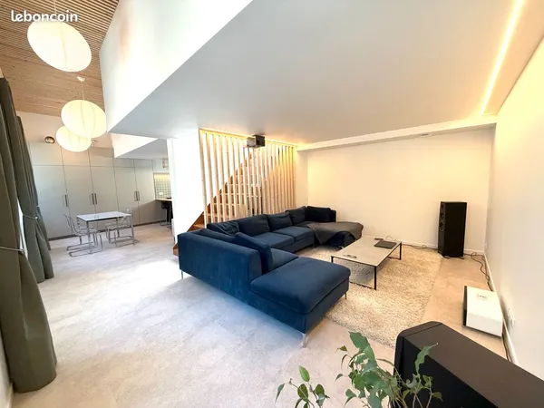 Maison de ville rénovée avec toit-terrasse