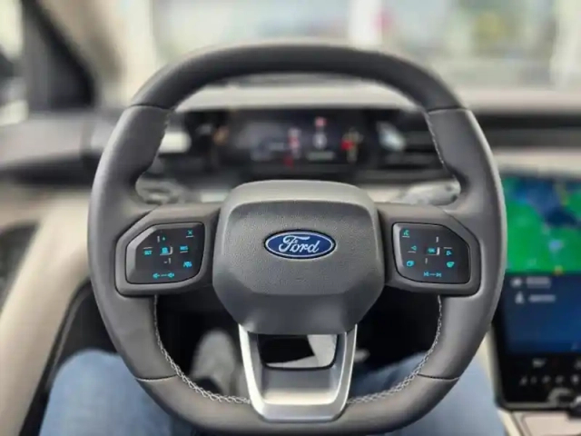 Ford Explorer 286ch extended range 79kwh select rwd — photo 15
