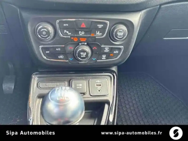 Jeep Compass 1.3 gse t4 130 ch bvm6 — photo 17
