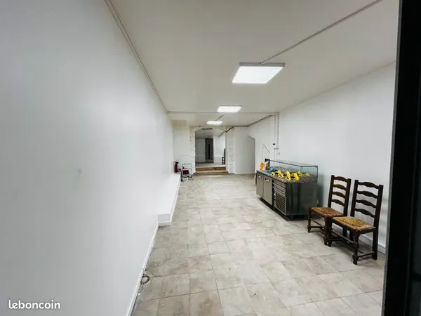🏪 À LOUER - LOCAL COMMERCIAL 47 m² - BARJOLS