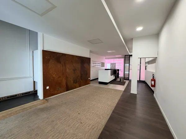 Commerce 2 pièces 121 m²