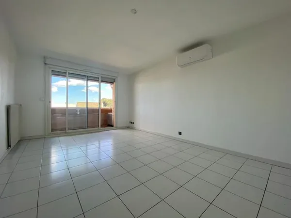 LES ANGLES - APPARTEMENT T3 76.01M² AVEC BALCON ET PARKING