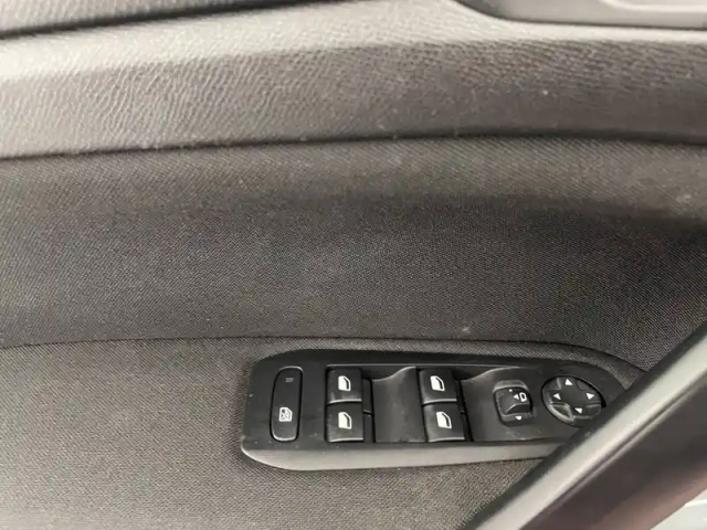 Peugeot 308 puretech 110ch s&amp;s bvm6 — photo 2