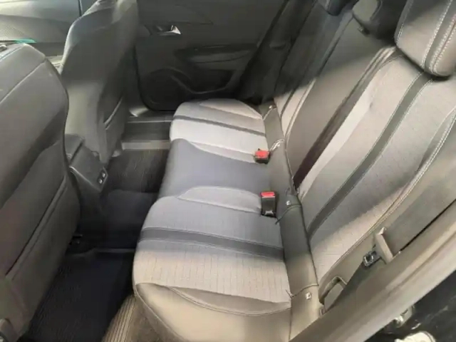 Peugeot 2008 1.2 puretech 100ch s&amp;s allure — photo 7