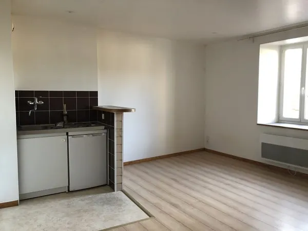 STUDIO centre ville - 31250 REVEL