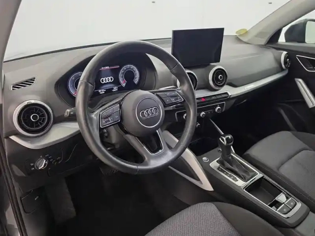 Audi Q2 35 tdi 150 s tronic 7 — photo 32