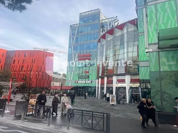 Local commercial 293 m²