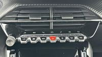 Peugeot 2008 1.2 PureTech 130ch S&S GT — photo 15