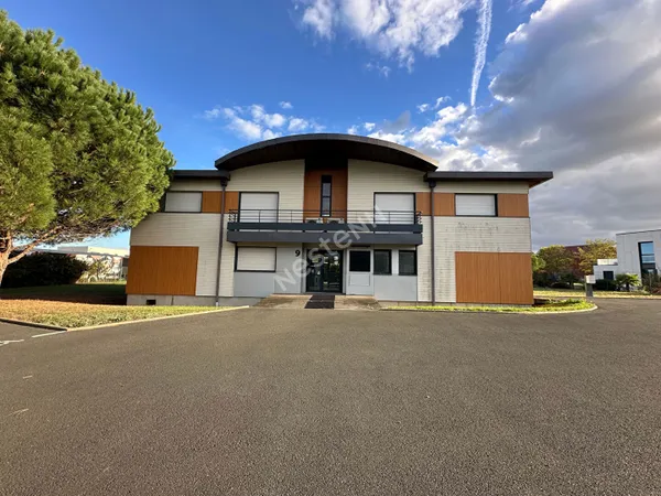 A louer Bureaux 357m² Beaucouzé