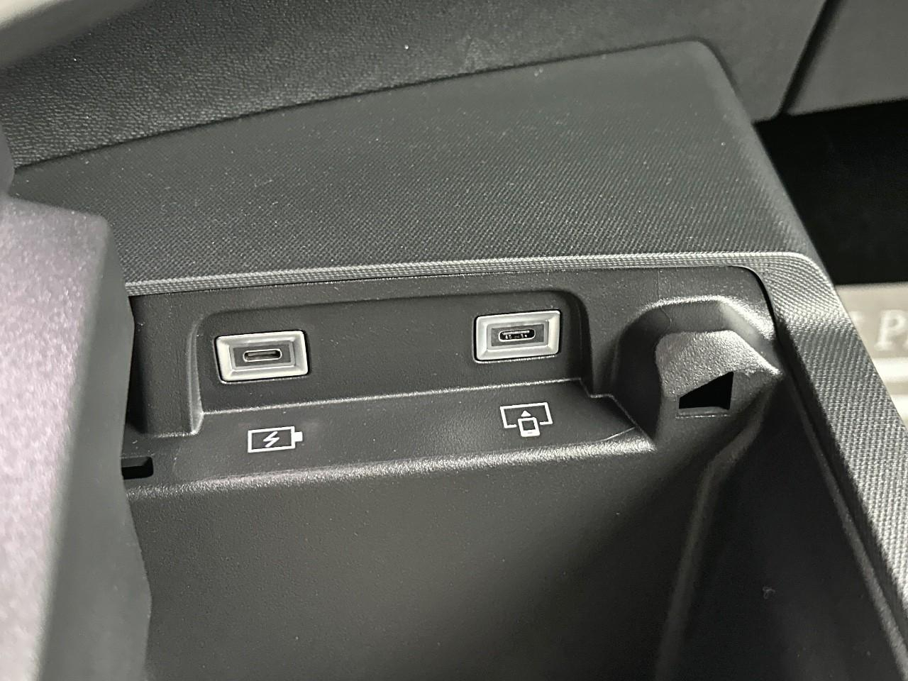Peugeot 3008 hybrid 145 e-dcs6 gt — photo 33